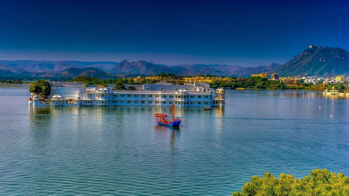 Explore the Royal Splendor: Rajasthan Tour Packages from Mumbai