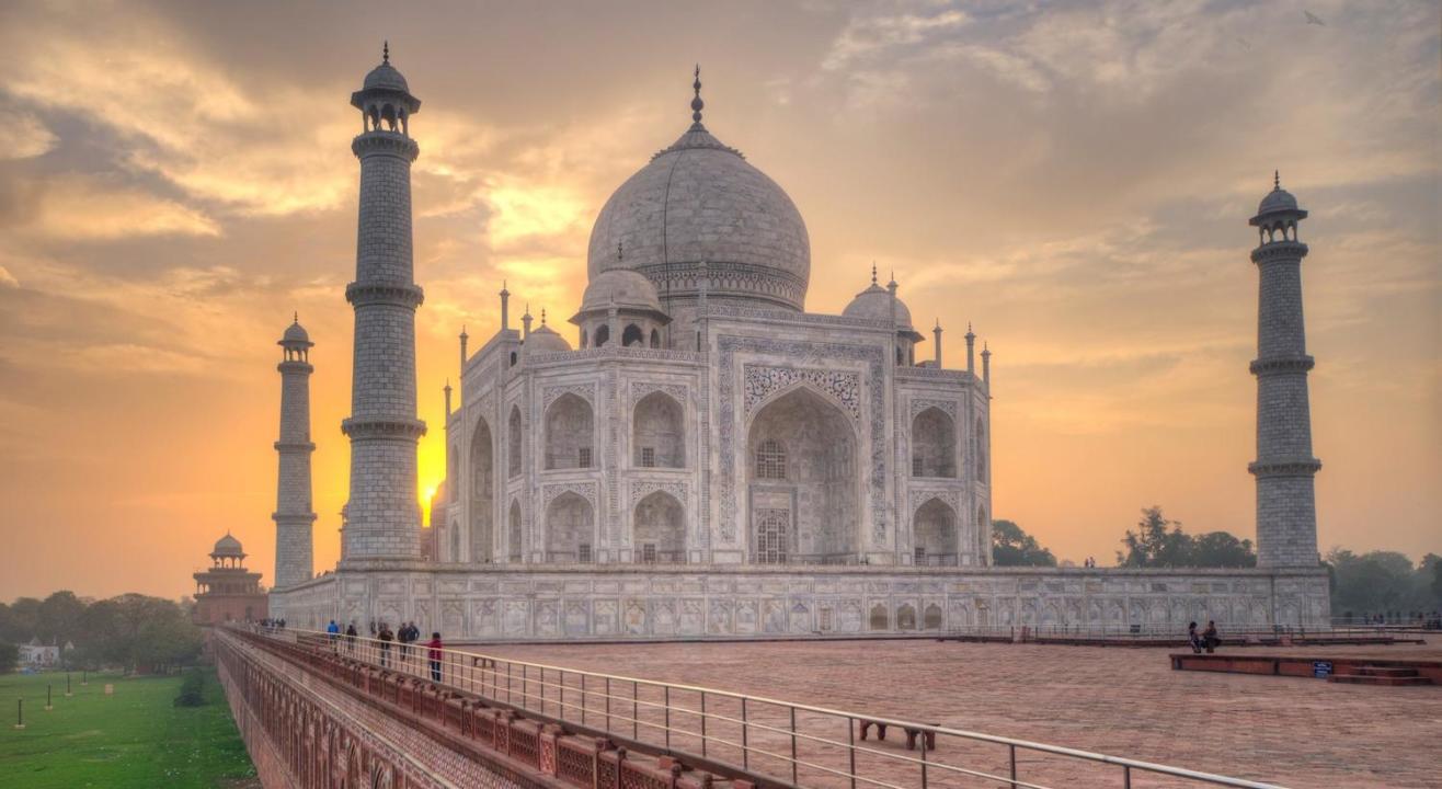 Discover the Timeless Beauty of India with Taj Mahal Tours